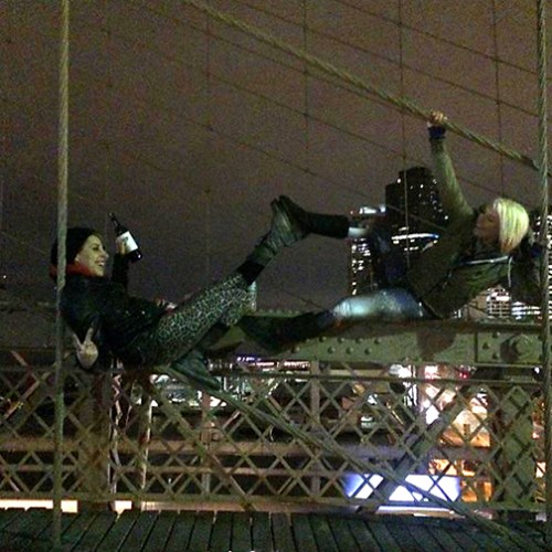 photo on the brooklyn bridge